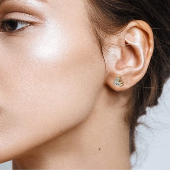 Vintage 2 cttw Round Diamond Moissanite 18k Solitaire Earrings - Picture 6 of 11